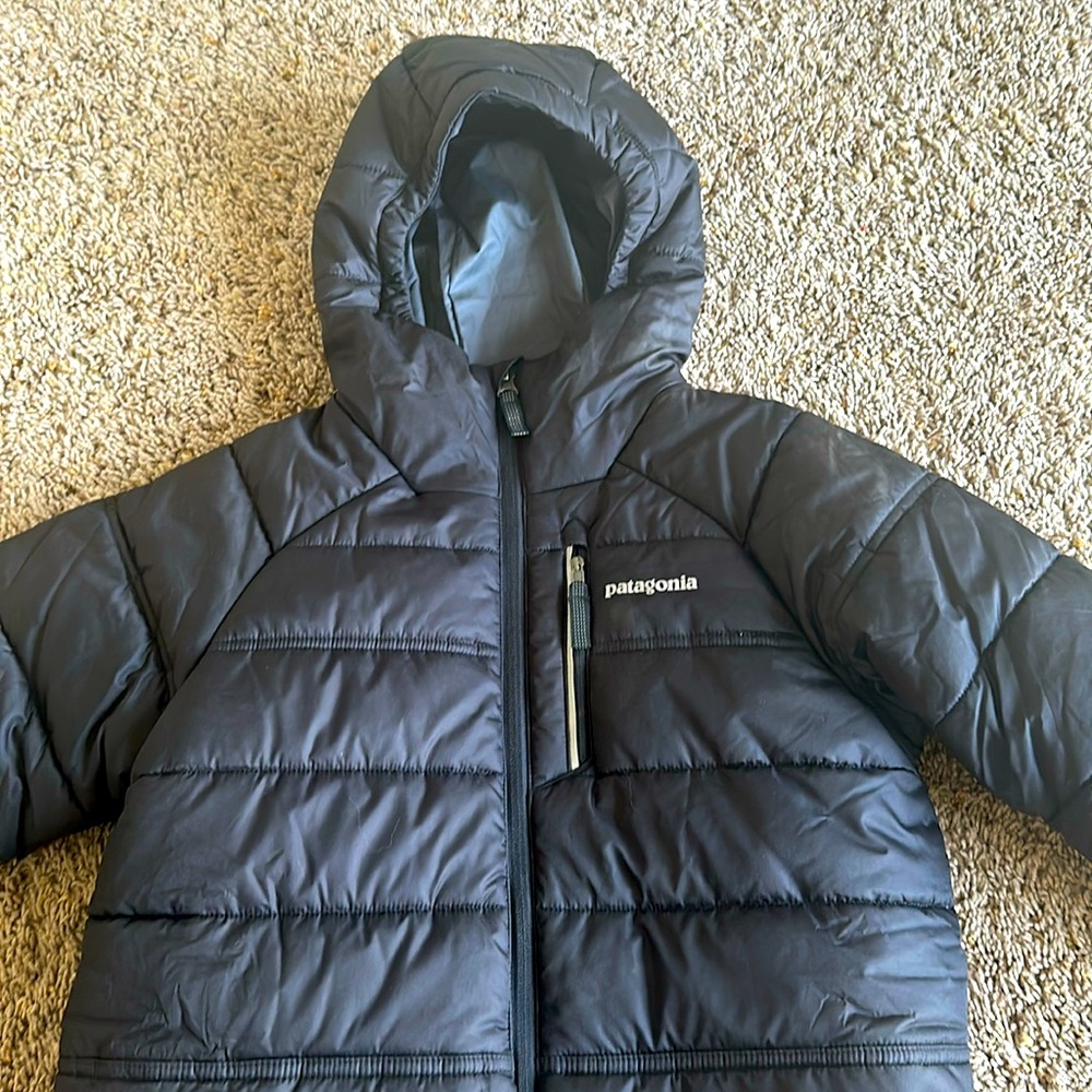 Almost brand new Patagonia Pine Grove jacket kids.